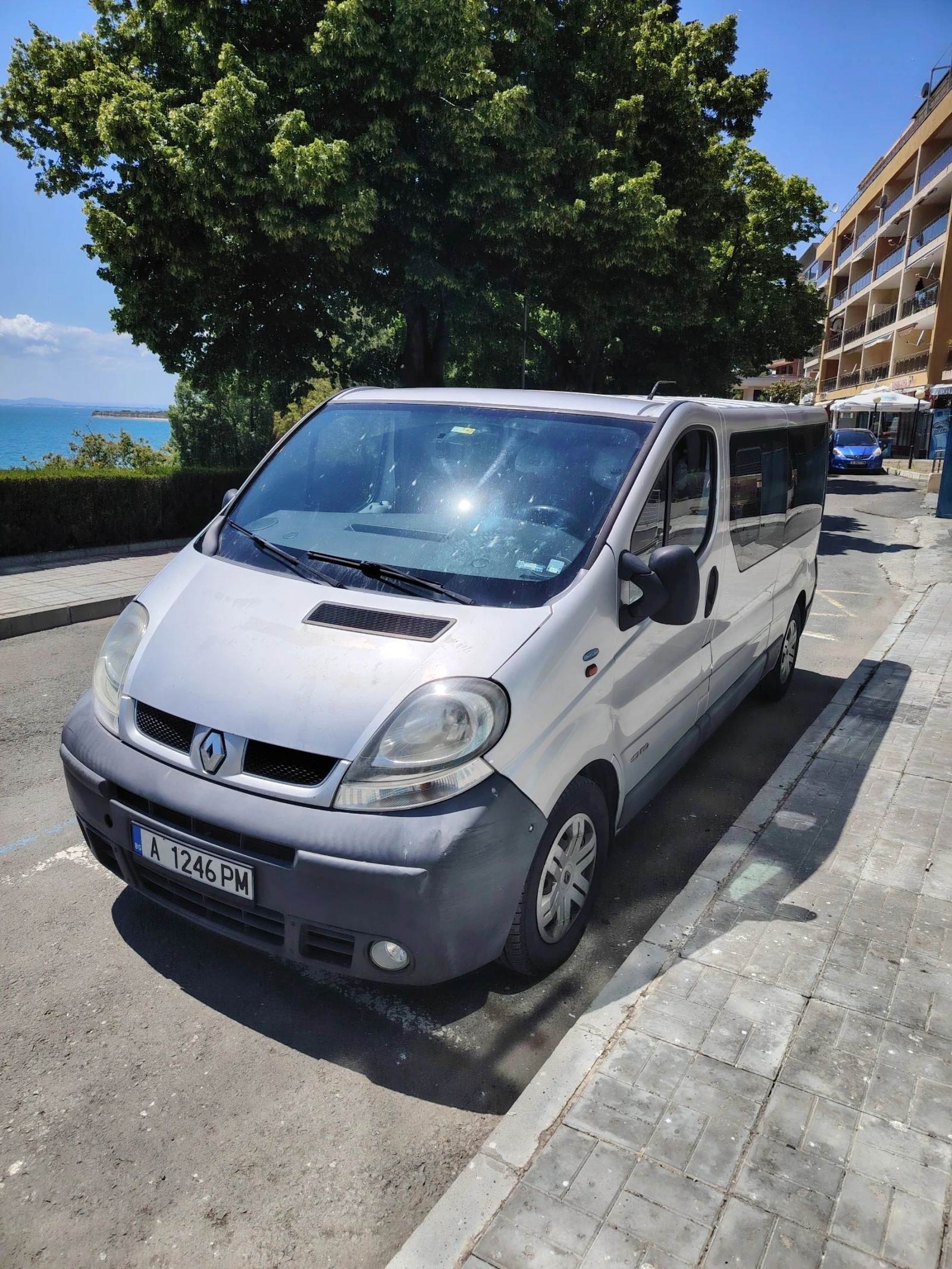 Renault Trafic 2.5 дизел 8+ 1 дълга база