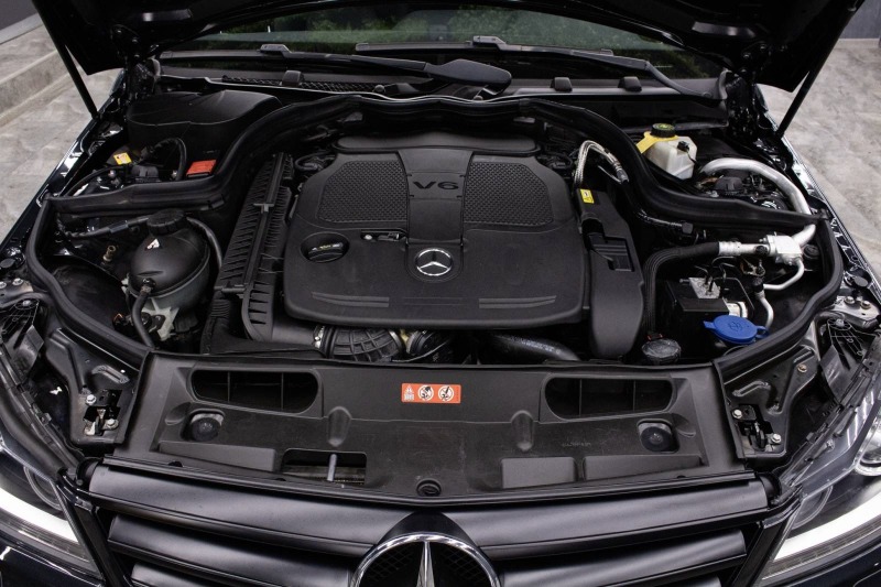 Mercedes-Benz C 300 4matic AMG, снимка 17 - Автомобили и джипове - 43674987