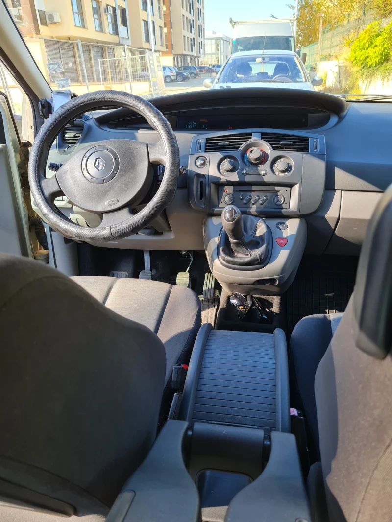 Renault Scenic 1.4, снимка 4 - Автомобили и джипове - 48002418