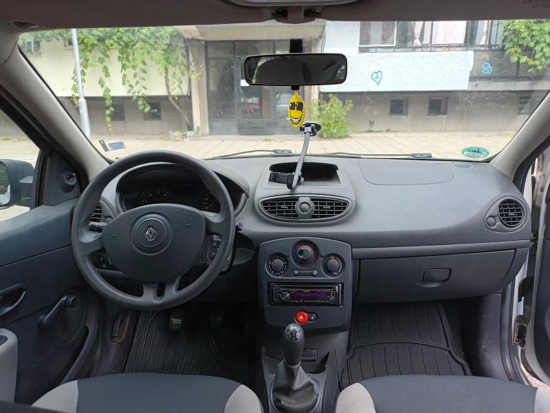 Renault Clio 1.5, снимка 8 - Автомобили и джипове - 48761800