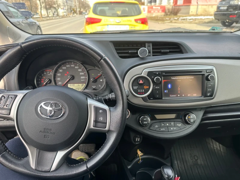 Toyota Yaris, снимка 8 - Автомобили и джипове - 49322211