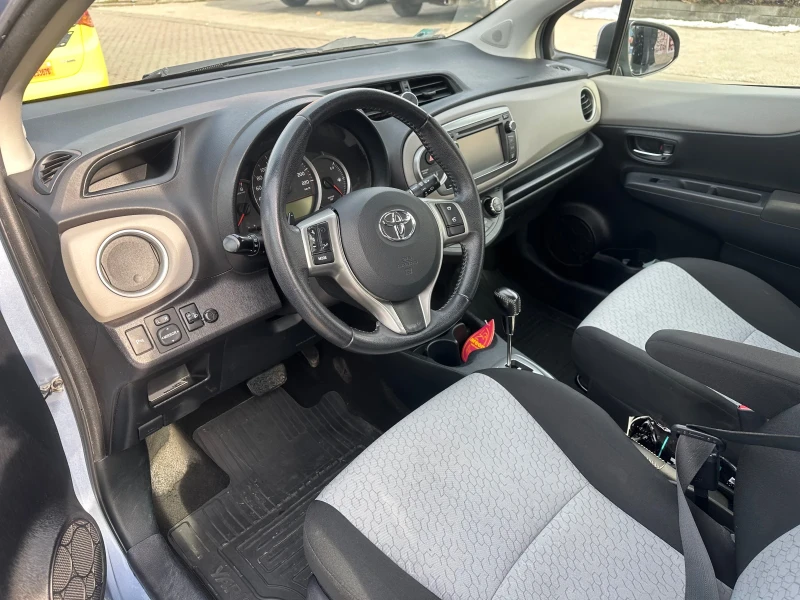 Toyota Yaris, снимка 5 - Автомобили и джипове - 49322211