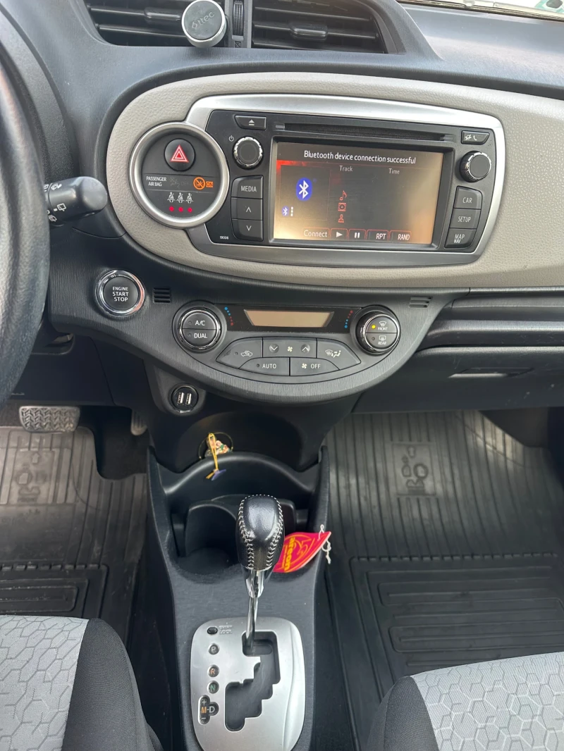 Toyota Yaris, снимка 9 - Автомобили и джипове - 49322211