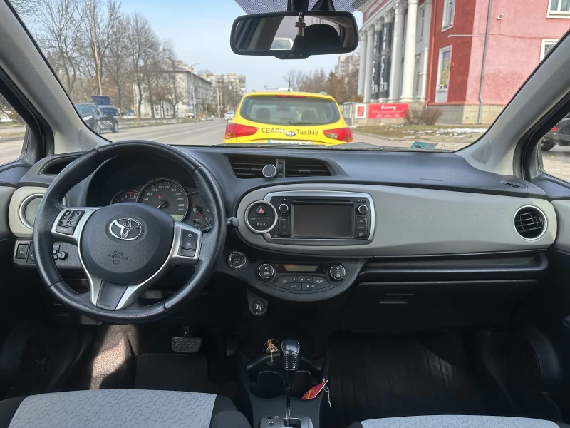 Toyota Yaris, снимка 7 - Автомобили и джипове - 49322211