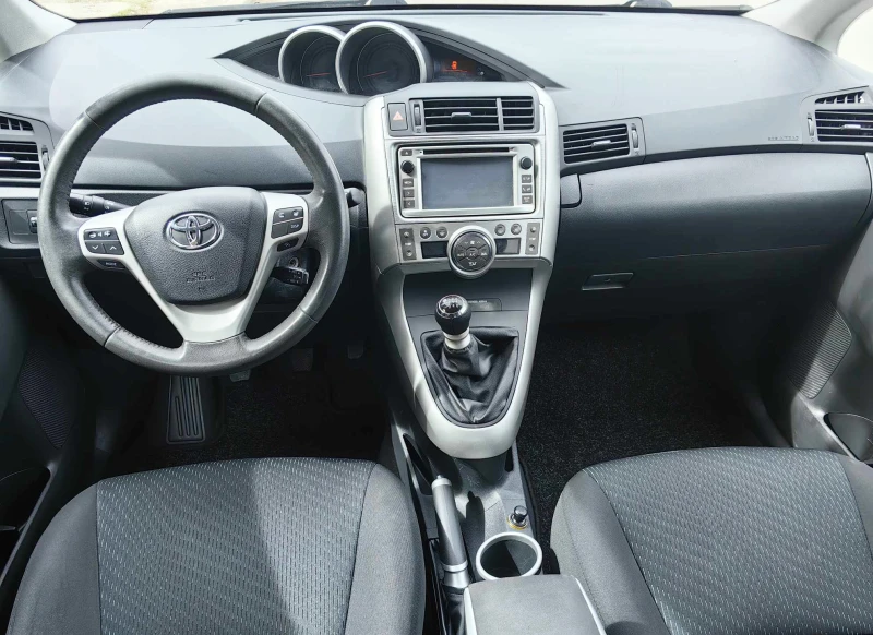 Toyota Verso Travel D4D, снимка 8 - Автомобили и джипове - 49512716