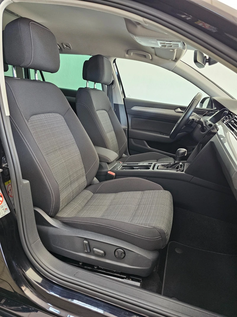 VW Passat 2.0TDI 4Motion&#34;Dig Cockpit&#34;IQ.LIGHT-Matrix, снимка 9 - Автомобили и джипове - 51233917