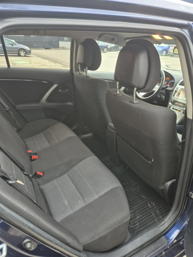 Toyota Avensis 1.6i Facelift , снимка 10 - Автомобили и джипове - 52437971