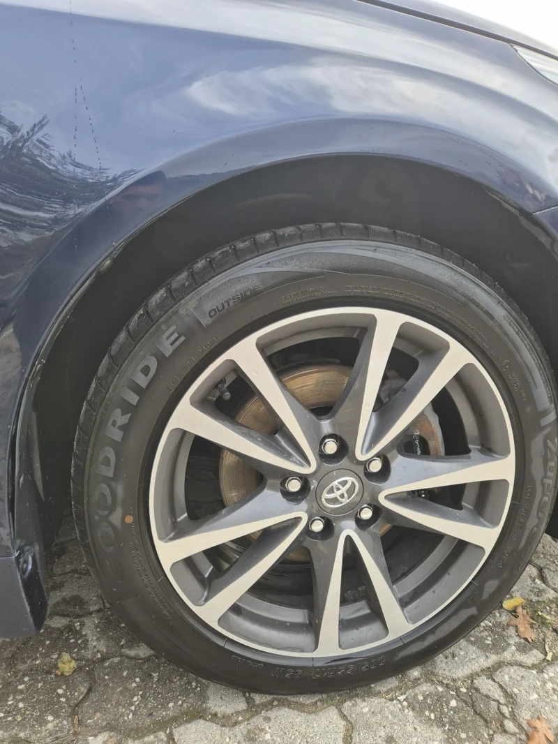 Toyota Avensis 1.6i Facelift , снимка 15 - Автомобили и джипове - 52437971
