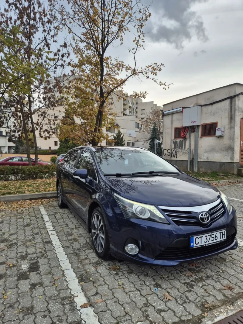 Toyota Avensis 1.6i Facelift , снимка 2 - Автомобили и джипове - 52437971