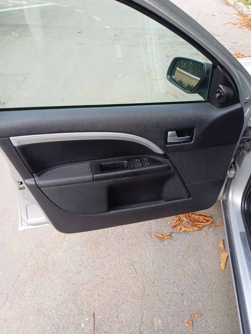 Ford Mondeo Хечбек, снимка 11 - Автомобили и джипове - 52688926