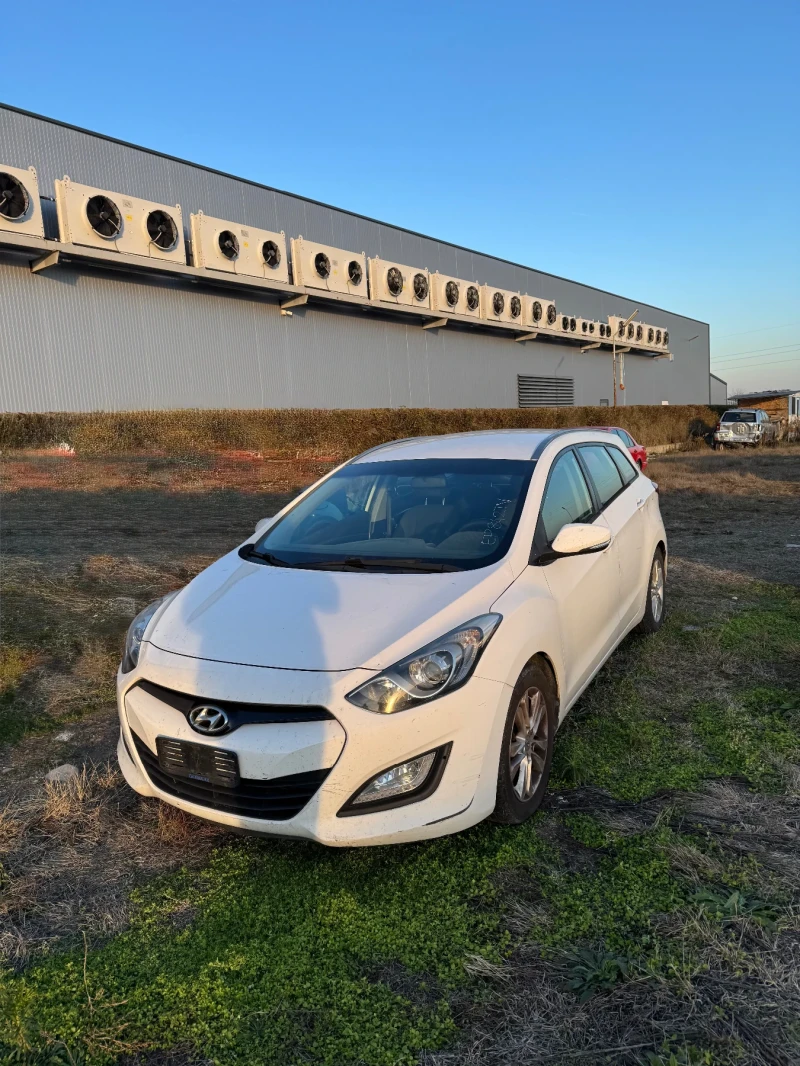 Hyundai I30 1.6CRDI 6-СК КЛИМАТРОНИК ПАРКТРОНИК200хил.км2ключа