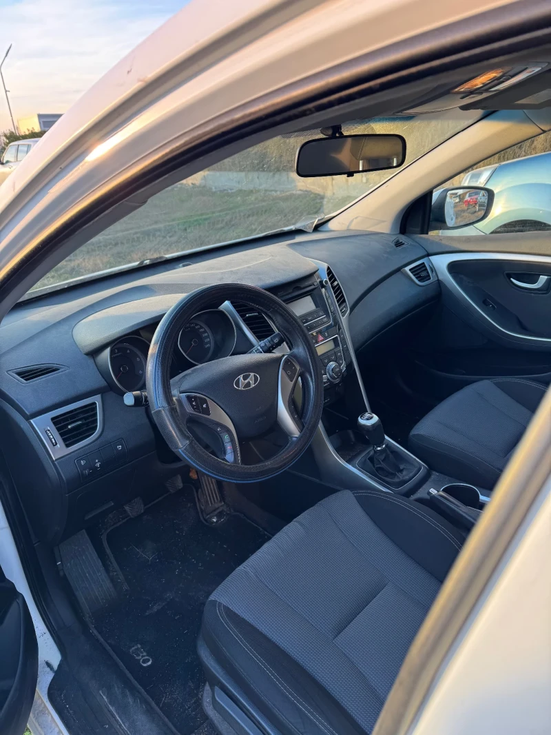 Hyundai I30 1.6CRDI 6-СК КЛИМАТРОНИК ПАРКТРОНИК200хил.км2ключа, снимка 3 - Автомобили и джипове - 52851945