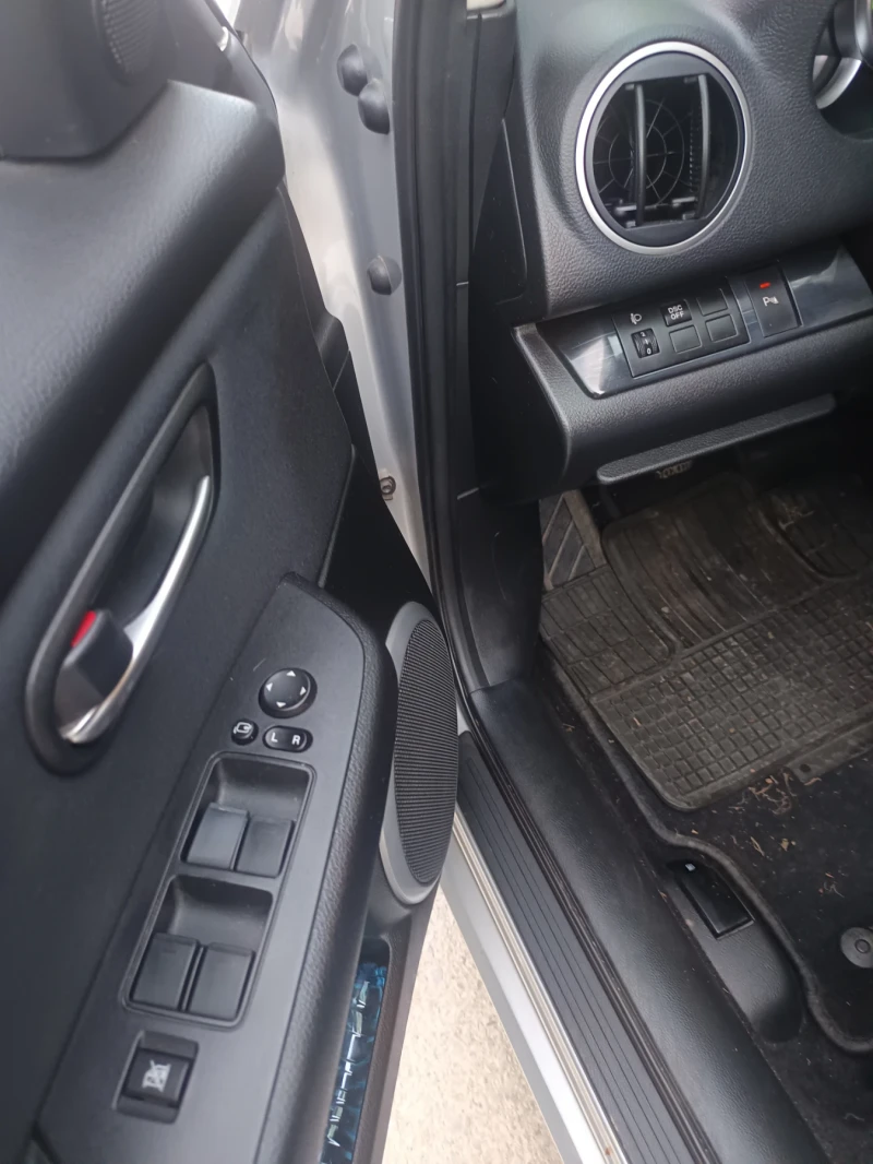 Mazda 6 КАПАРИРАНА   2.0 diesel , снимка 8 - Автомобили и джипове - 52875673