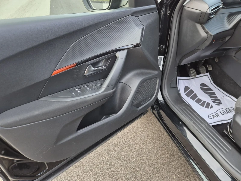 Peugeot 2008 1.5HDI, снимка 12 - Автомобили и джипове - 53261828