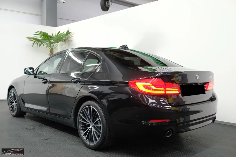BMW 520 G30/190HP/xDRIVE/SPORT/HUD/PANO/360/ОБДУХ/976v, снимка 4 - Автомобили и джипове - 53593997