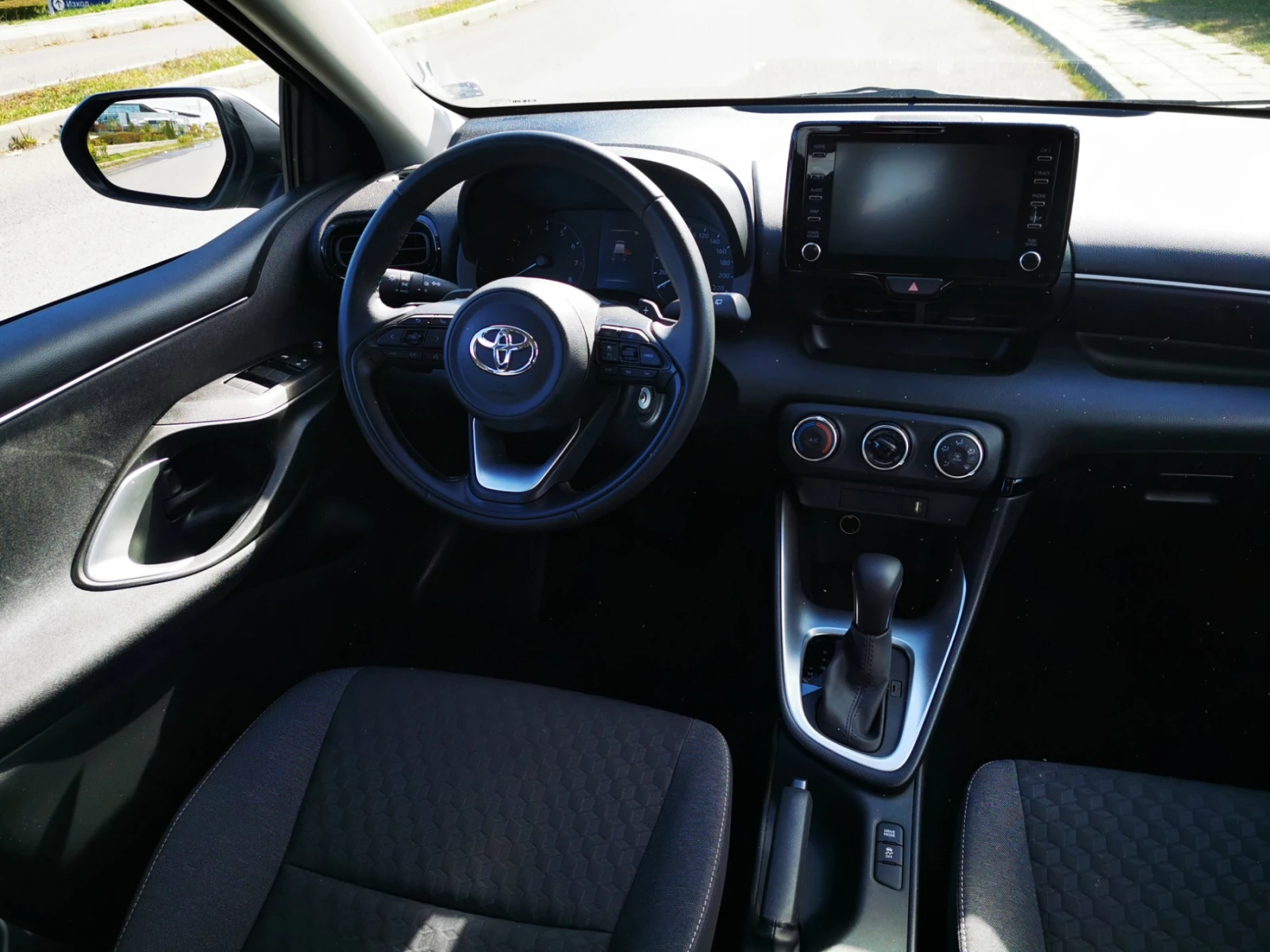 Toyota Yaris 2900лв за получаване, 1, 5 безин -автоматик CVT - изображение 9