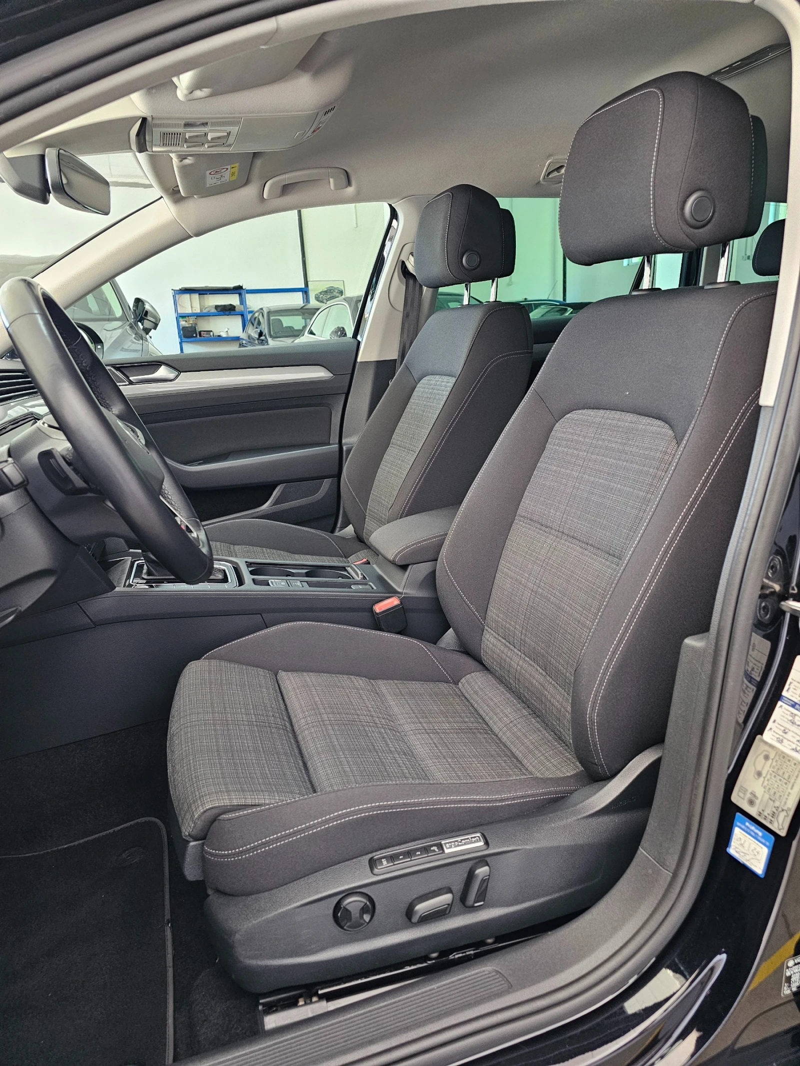 VW Passat 2.0TDI 4Motion"Dig Cockpit"IQ.LIGHT-Matrix - изображение 5