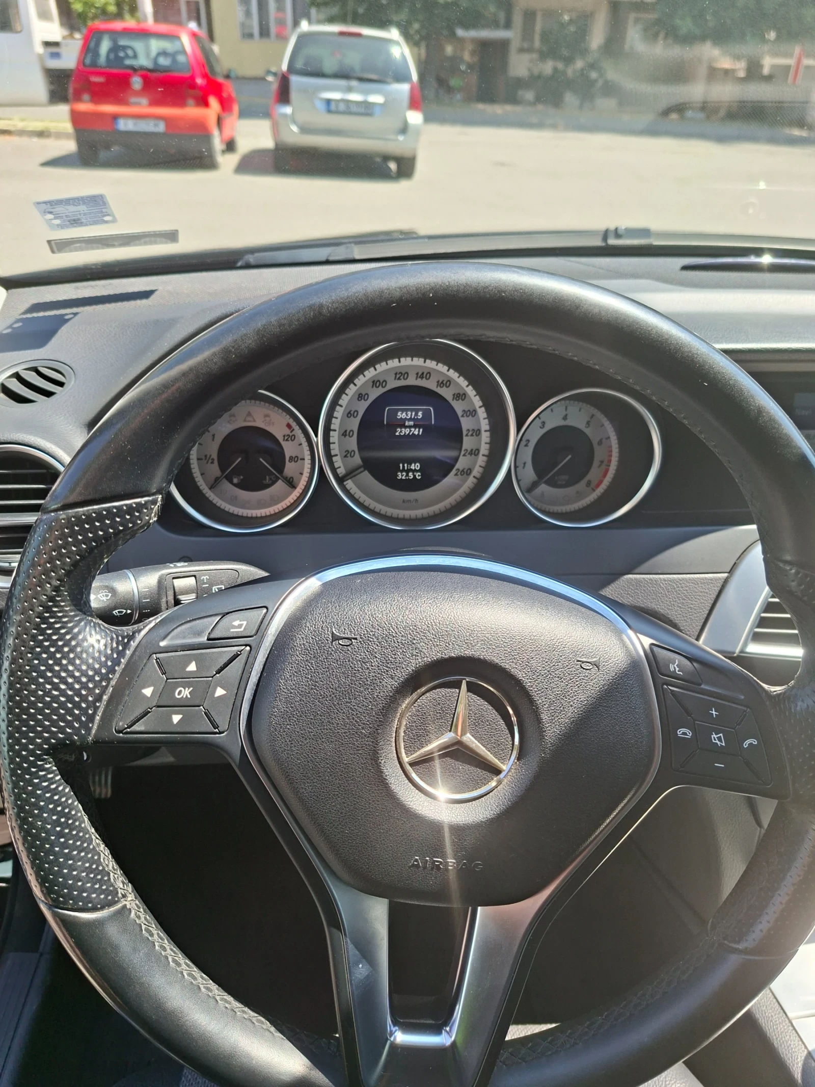 Mercedes-Benz C 180  - изображение 7