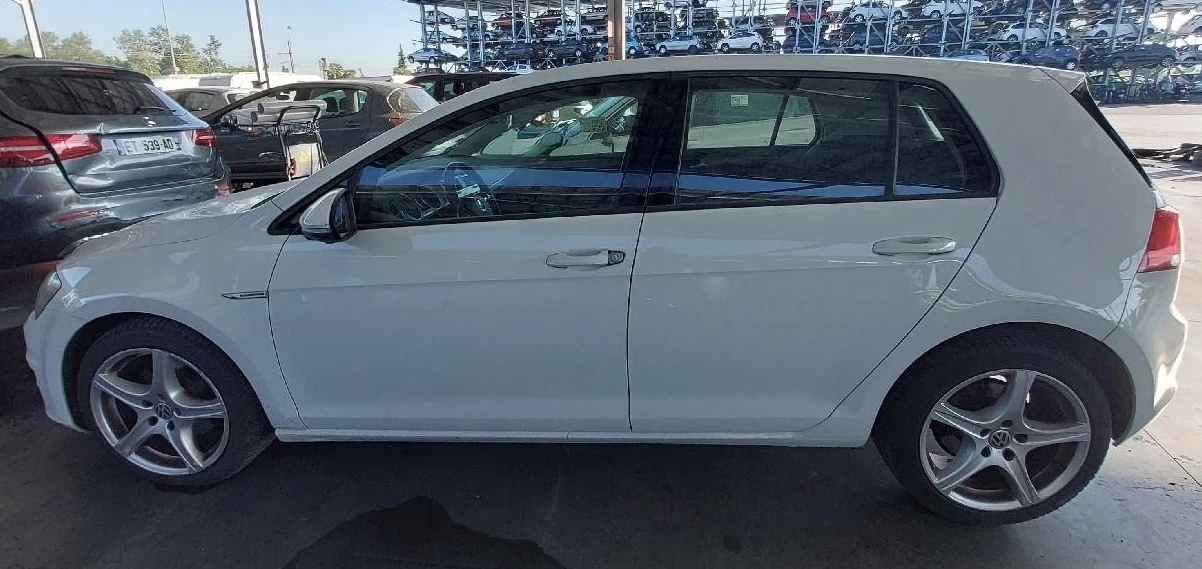 VW Golf 1.6TDI BLUE MOTION - изображение 4