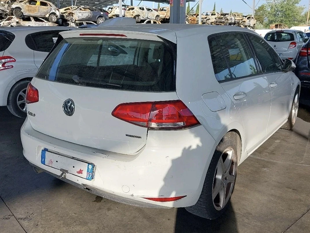 VW Golf 1.6TDI BLUE MOTION - изображение 7