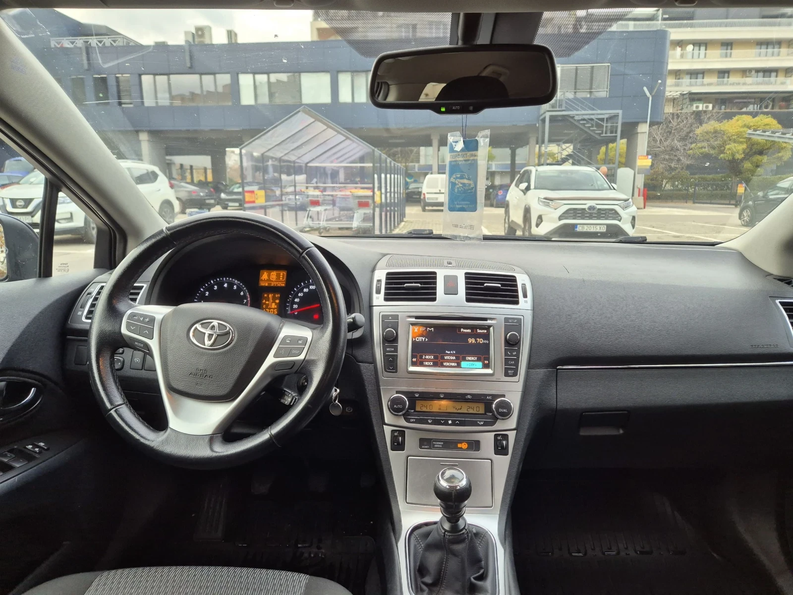 Toyota Avensis 1.6i Facelift  - изображение 6