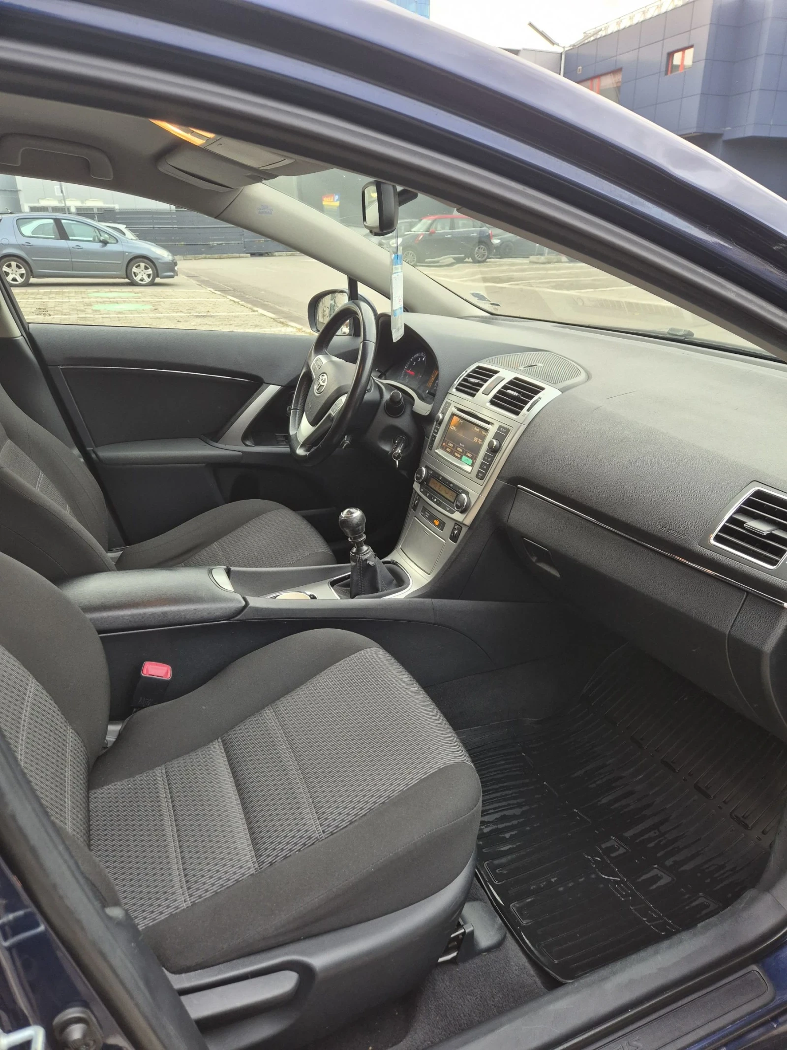 Toyota Avensis 1.6i Facelift  - изображение 9