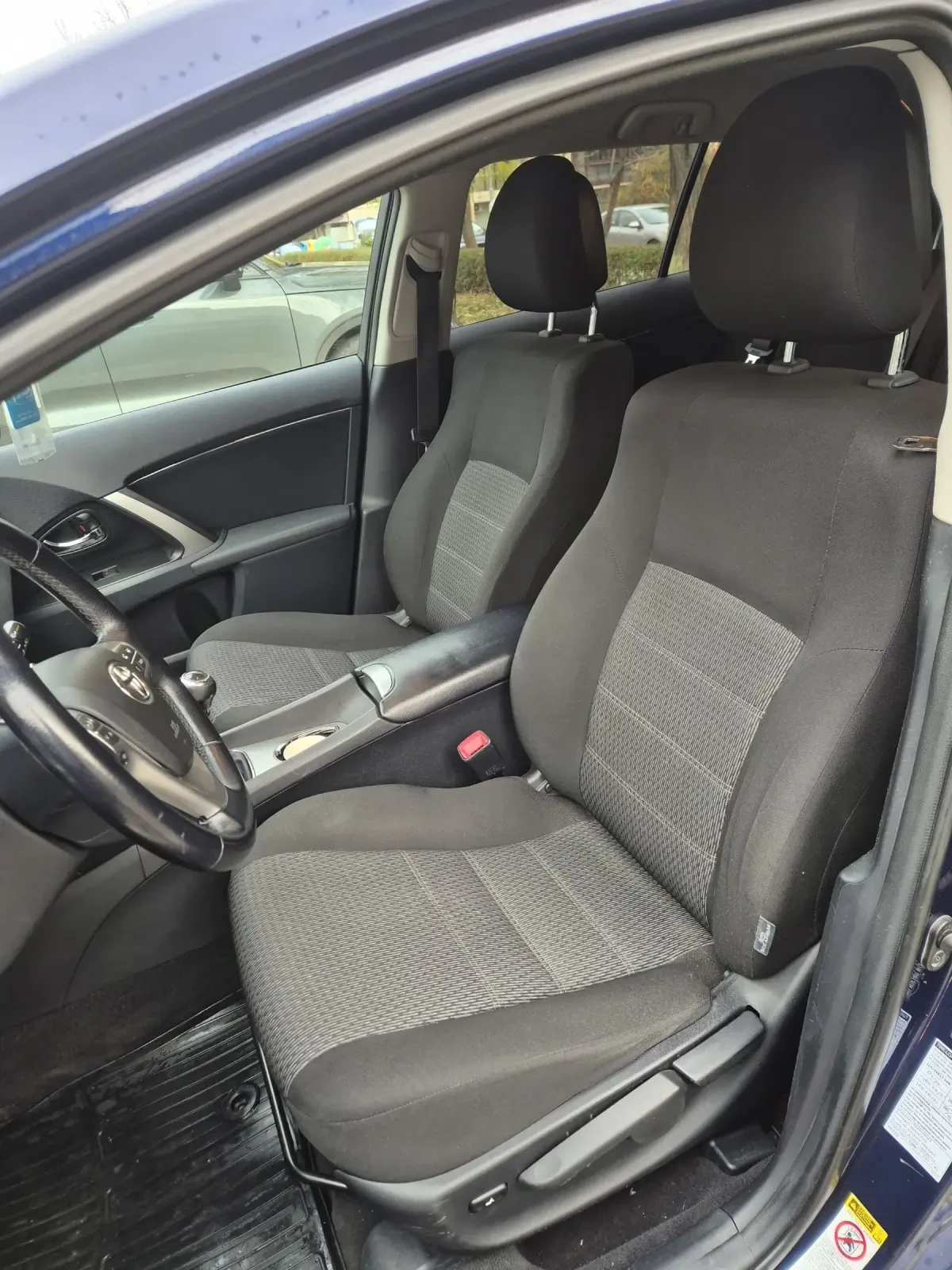 Toyota Avensis 1.6i Facelift  - изображение 8