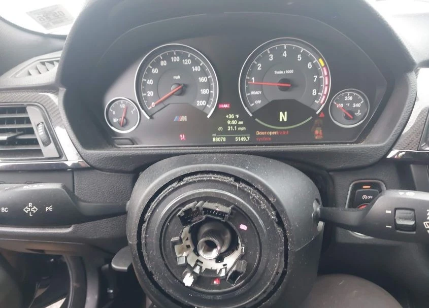 BMW M4 2015 BMW M4 - изображение 10