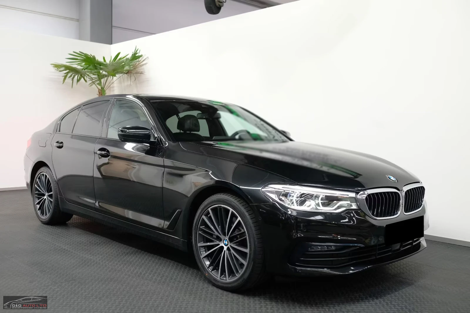 BMW 520 G30/190HP/xDRIVE/SPORT/HUD/PANO/360/ОБДУХ/976v - изображение 5
