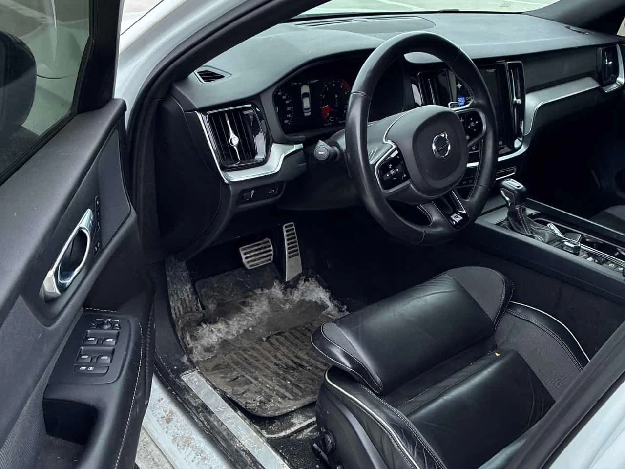 Volvo S60 * R Design * CARFAX * ЦЕНА ДО БГ, снимка 6 - Автомобили и джипове - 53709604