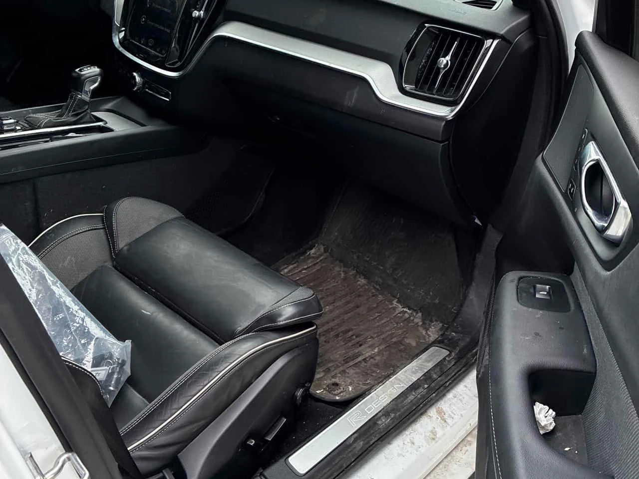 Volvo S60 * R Design * CARFAX * ЦЕНА ДО БГ, снимка 9 - Автомобили и джипове - 53709604