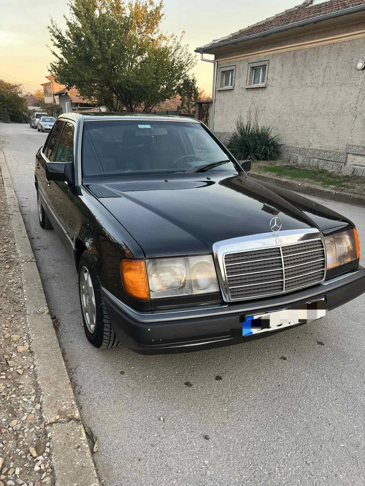Mercedes-Benz 124 300 - изображение 2