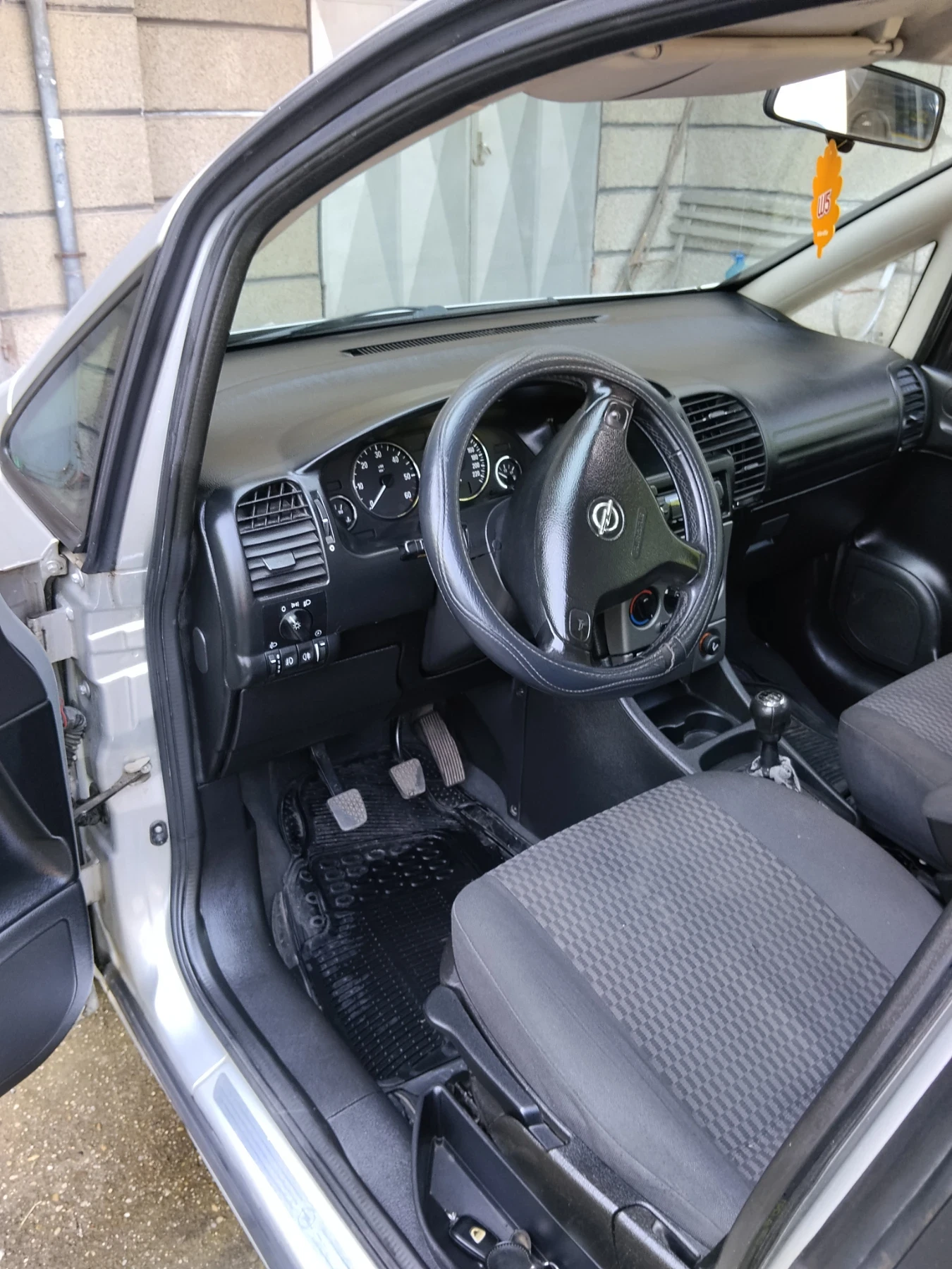 Opel Zafira, снимка 10 - Автомобили и джипове - 54993443