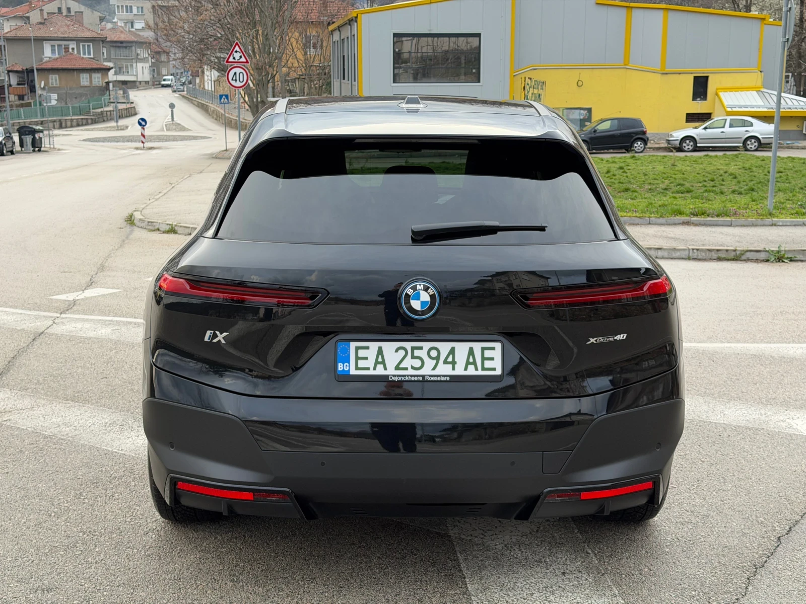 BMW iX, снимка 5 - Автомобили и джипове - 55318004