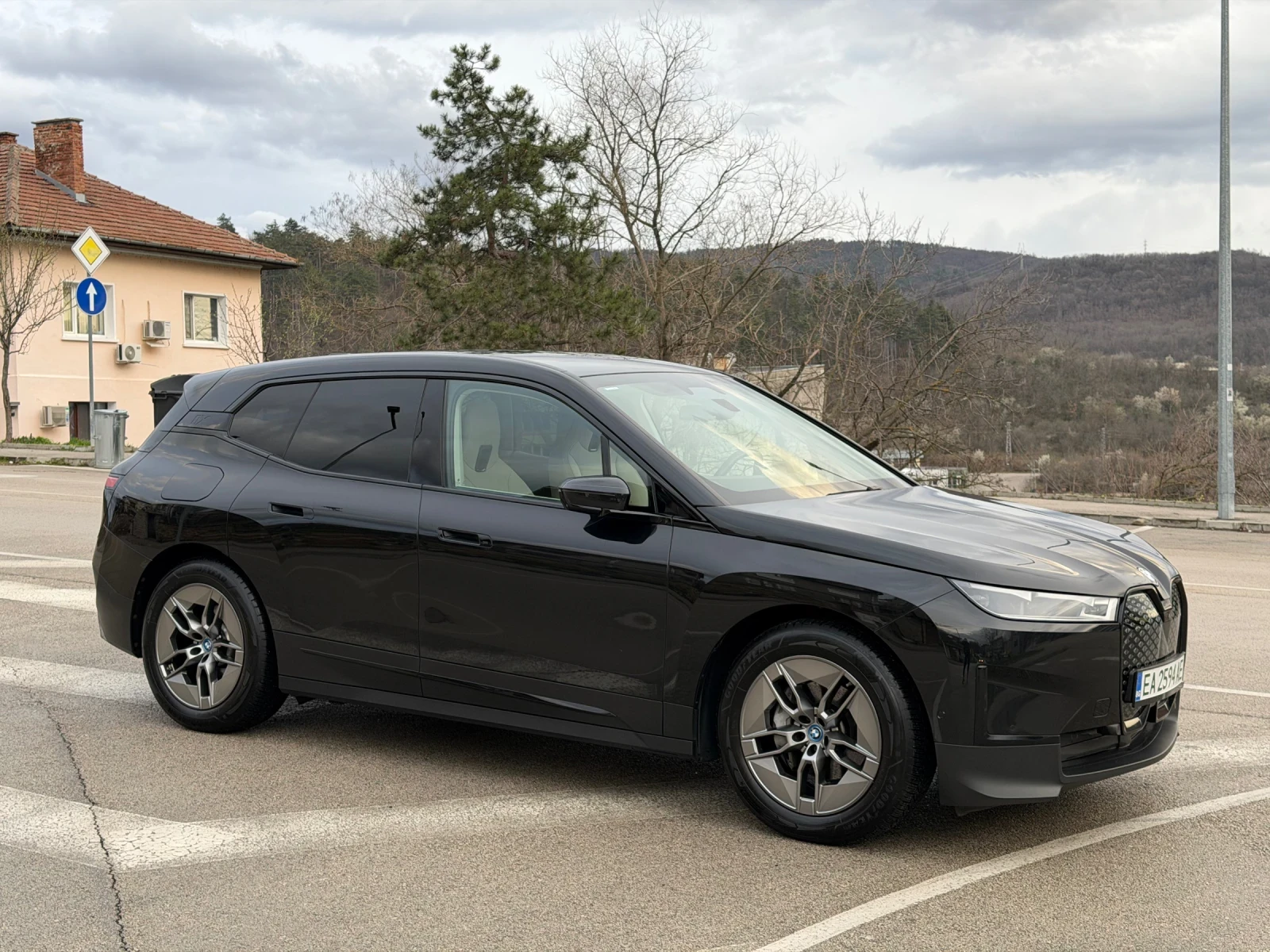 BMW iX, снимка 7 - Автомобили и джипове - 55318004