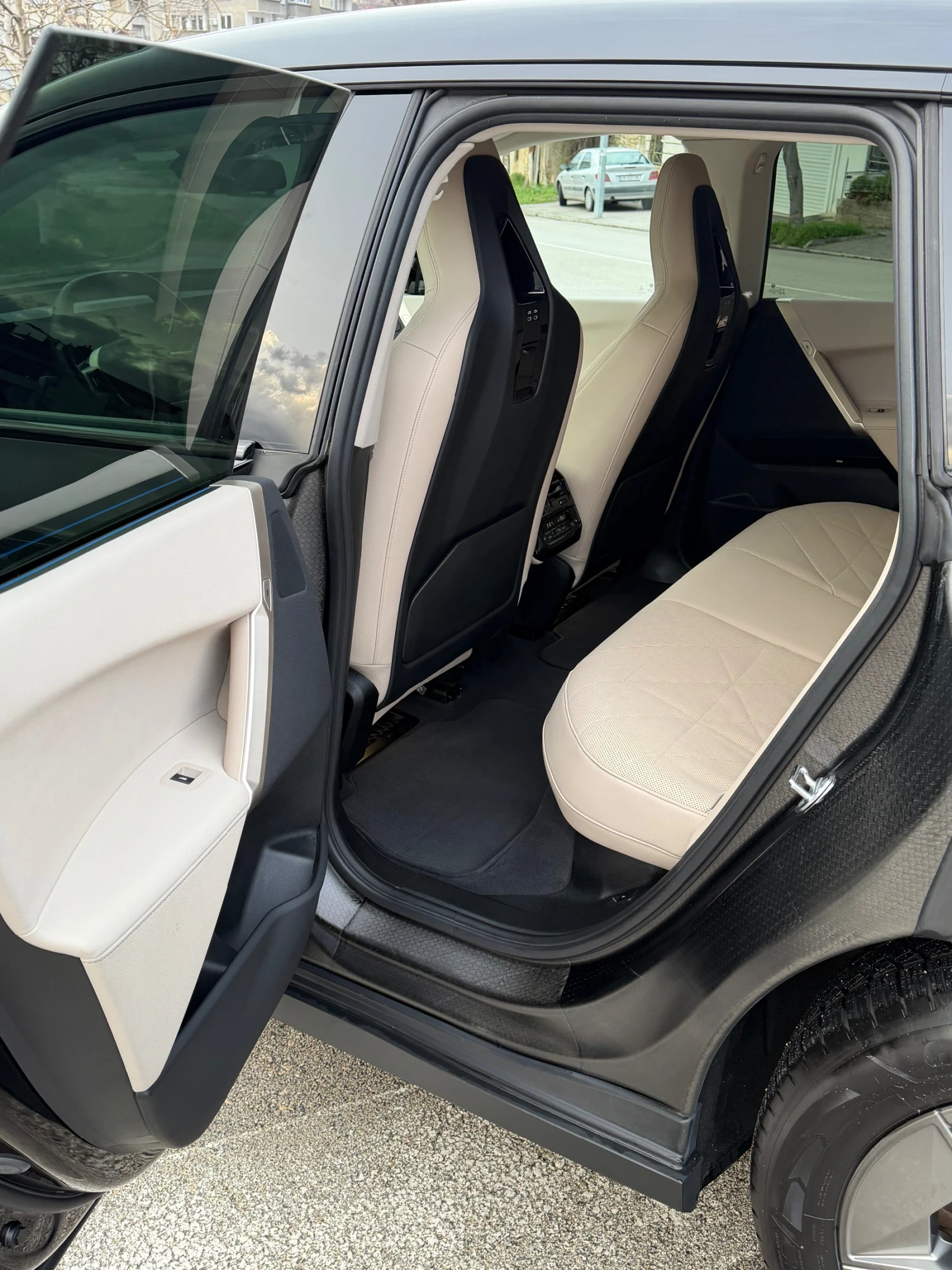 BMW iX, снимка 13 - Автомобили и джипове - 55318004