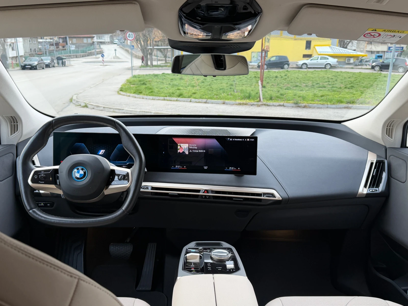BMW iX, снимка 11 - Автомобили и джипове - 55318004