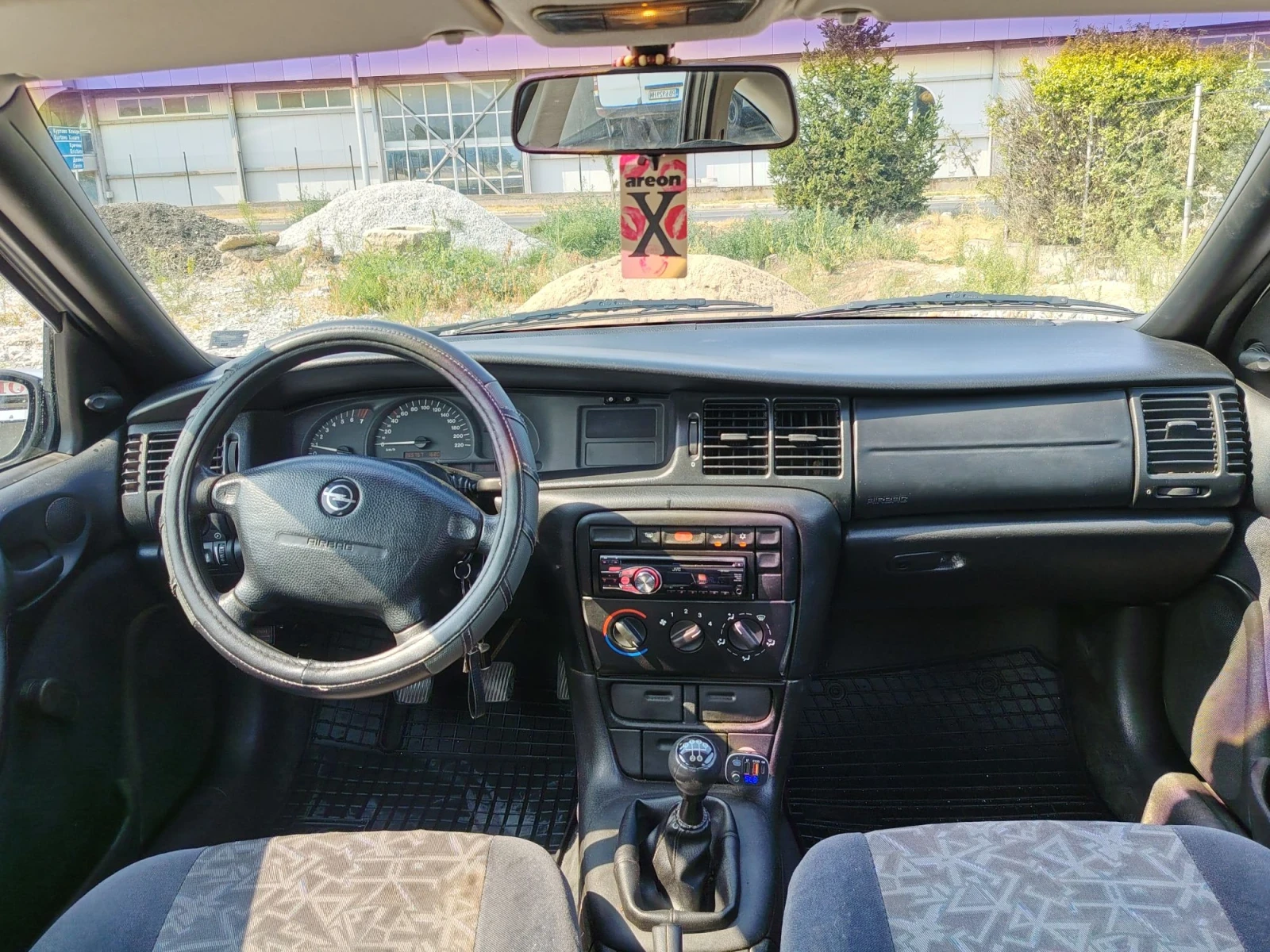 Opel Vectra 1.6 75, снимка 6 - Автомобили и джипове - 55707088
