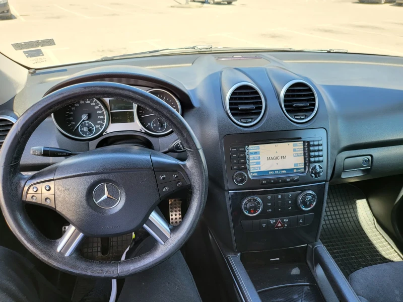 Mercedes-Benz ML 320, снимка 9 - Автомобили и джипове - 47241957