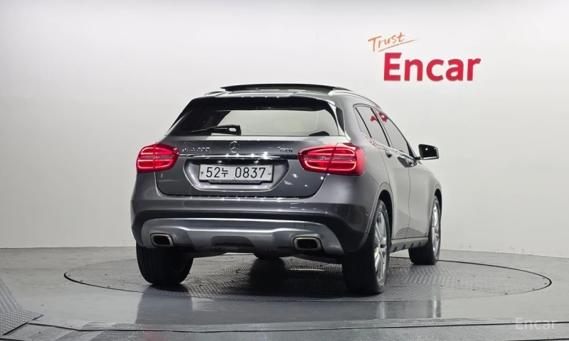 Mercedes-Benz GLA 200, снимка 4 - Автомобили и джипове - 53053651