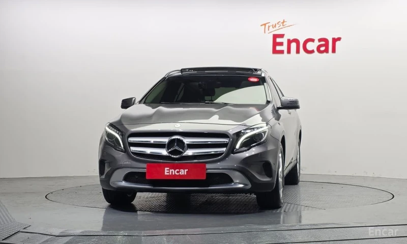 Mercedes-Benz GLA 200, снимка 3 - Автомобили и джипове - 53053651