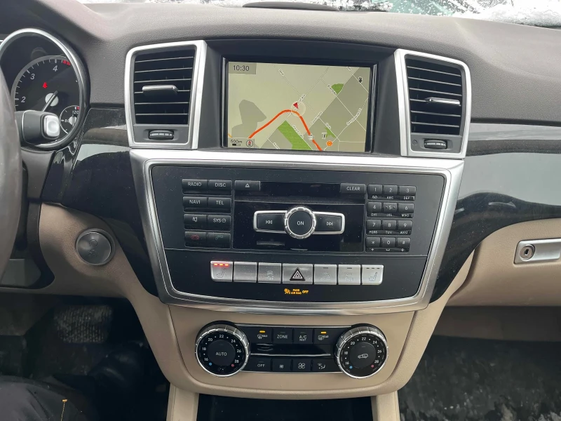 Mercedes-Benz ML 350 BLUETEC * * ПАНОРАМА * * СЕРВИЗНА ИСТОРИЯ * * , снимка 8 - Автомобили и джипове - 53579163