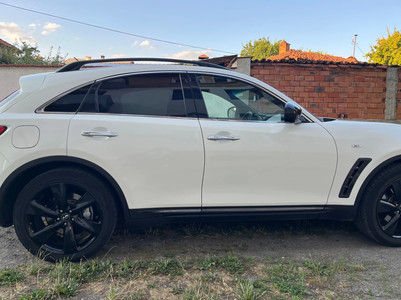 Infiniti QX70 Black edition  - изображение 5