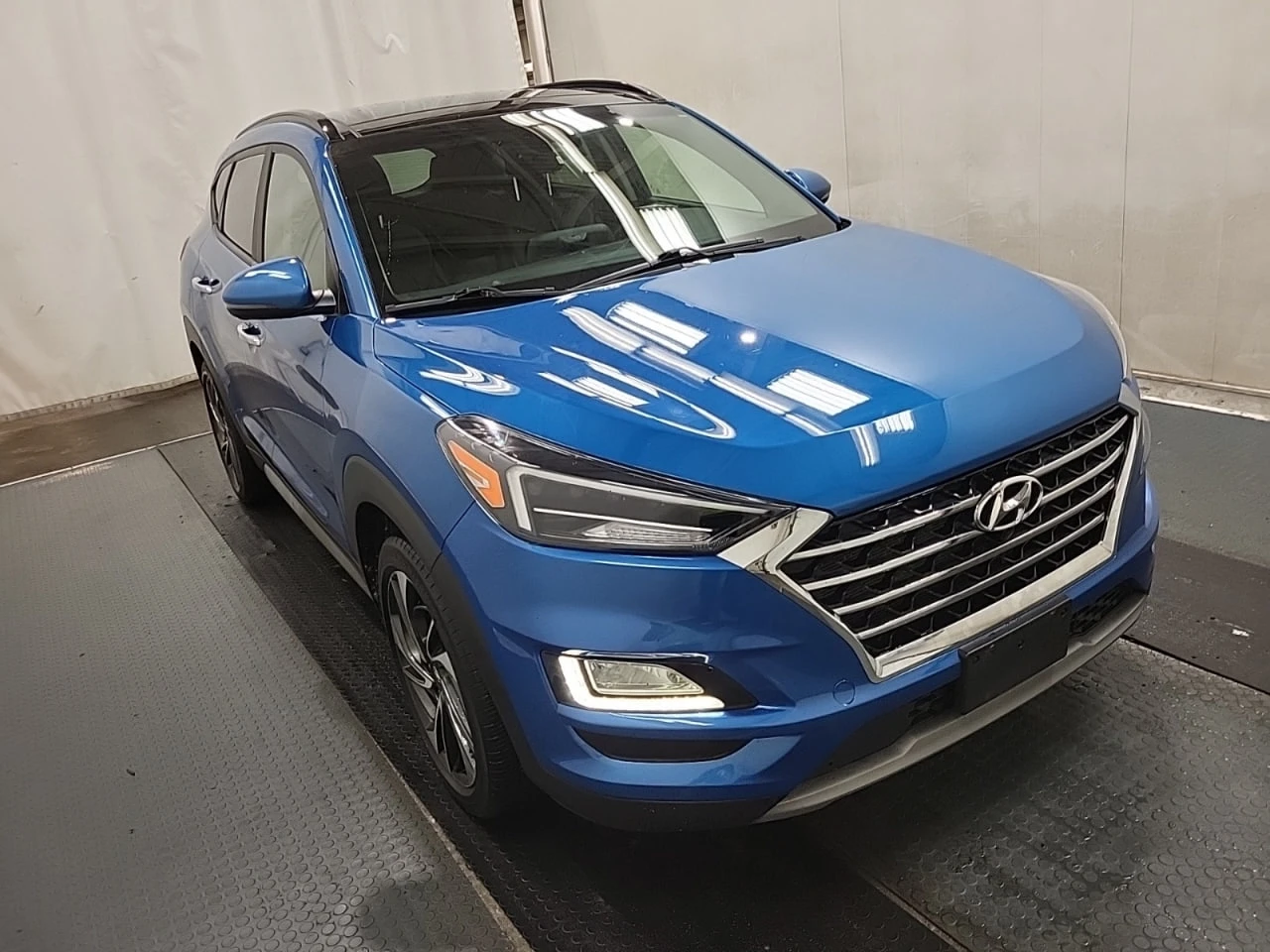 Hyundai Tucson * АВТО КРЕДИТ* ЦЕНА ДО БГ * СЕРВИЗНА ИСТОРИЯ *  - изображение 2