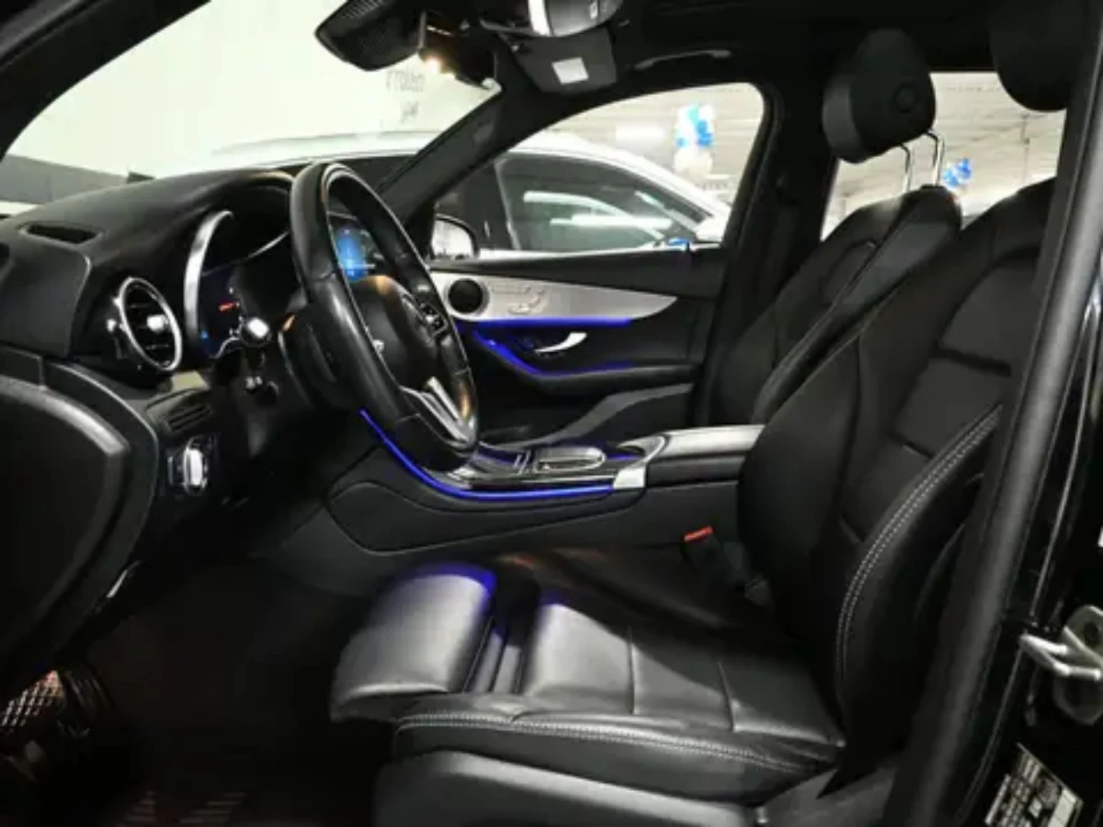 Mercedes-Benz GLC 300 2021/FACE/80200KM/PANO/DISTR/LANE/360/4X4, снимка 10 - Автомобили и джипове - 53894536