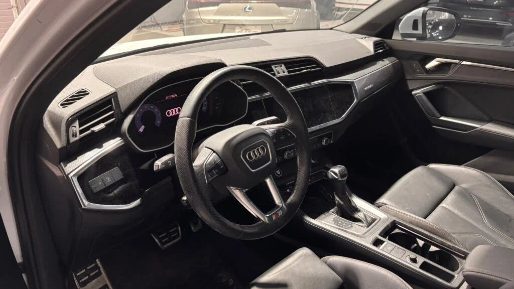Audi Q3 quattro S Line 45 TFSI* АвтоКредит* (Цена до БГ) , снимка 5 - Автомобили и джипове - 53919534