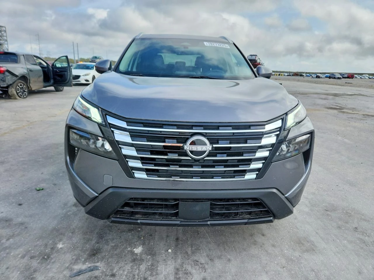 Nissan Rogue 1.5* SV* РЕАЛНИ КМ!* ФИКСИРАНА ЦЕНА !, снимка 4 - Автомобили и джипове - 54083755