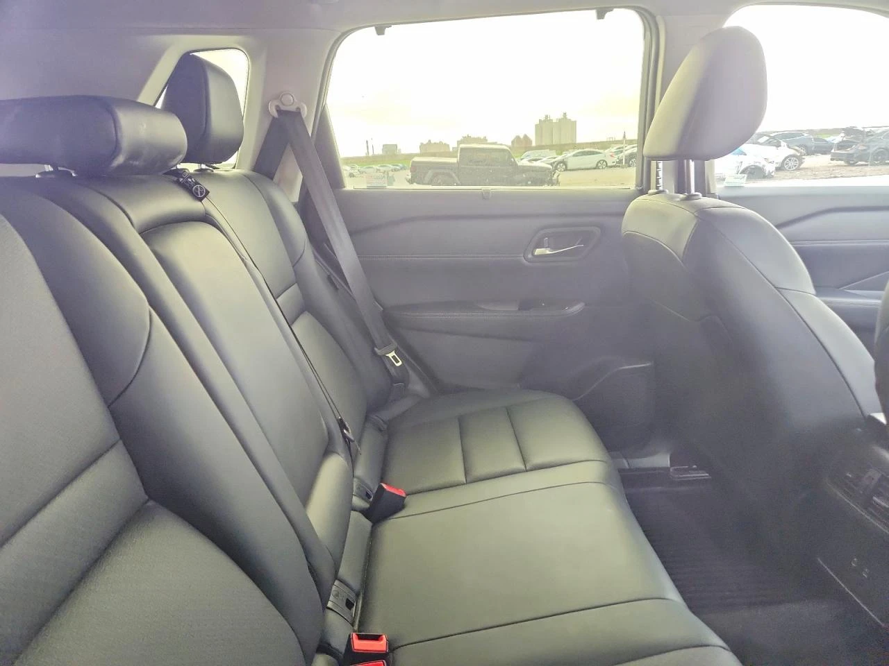 Nissan Rogue 1.5* SV* РЕАЛНИ КМ!* ФИКСИРАНА ЦЕНА !, снимка 10 - Автомобили и джипове - 54083755