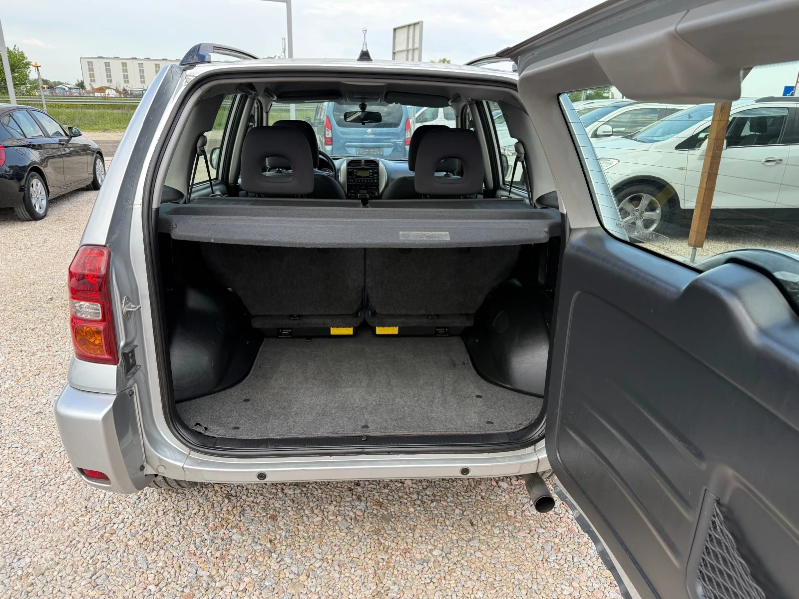 Toyota Rav4 2.0D4D* 116k.c* 4x4* ITALY, снимка 13 - Автомобили и джипове - 54355988