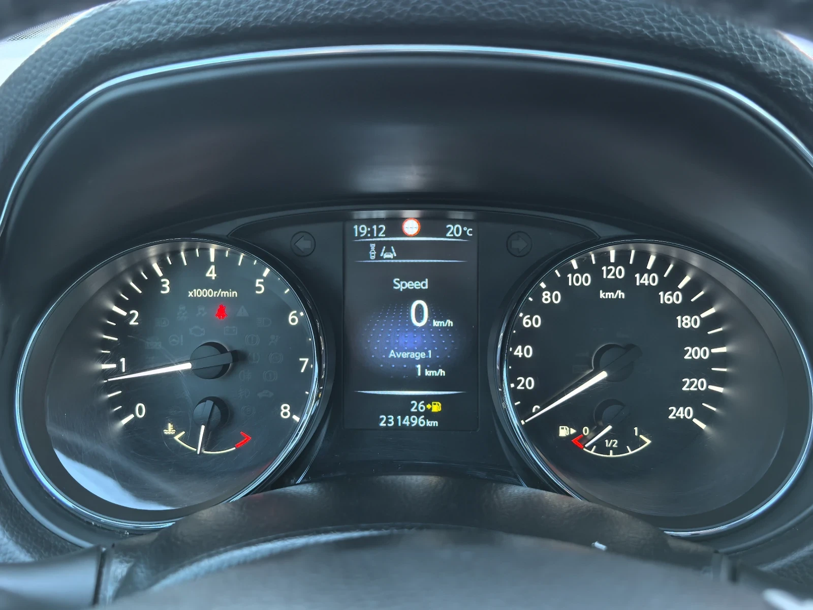 Nissan Qashqai, снимка 13 - Автомобили и джипове - 54555825